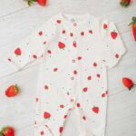 Pijama ranita con fresas estampadas para bebé de 1 a 6 meses