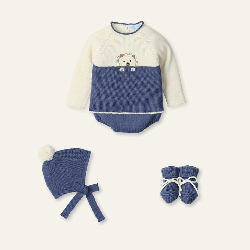 Traje 4 piezas Corto Culotte Patucos y Gorro Pompom Bordado Erizo del Bosque Mac Ilusión