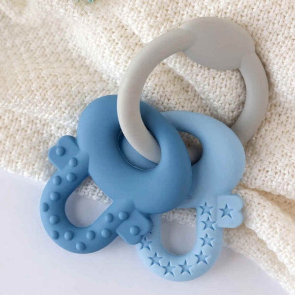 Mordedor de llaves de silicona azul y gris para bebé KioKids