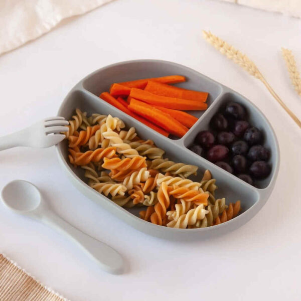 Set de cubiertos y bandeja BLW silicona gris bebé KioKids