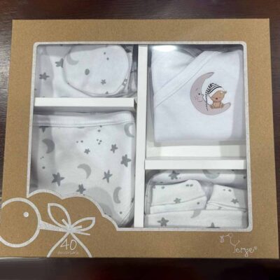 Conjunto camiseta cruzada, polaina, babero, gorro y manopla Luna-Osito Yerge