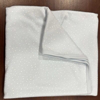 Arrullo estampado manchitas gris Yerge